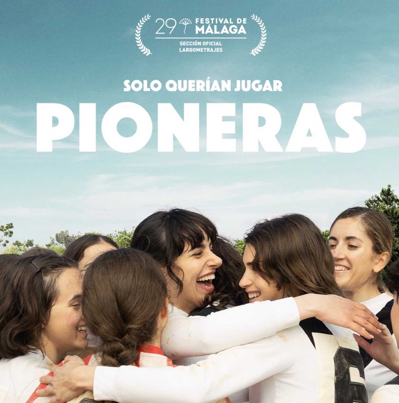 Cartel oficial de la película “PIONERAS. SOLO QUERÍAN JUGAR”, producción en la que participó Aluzine, empresa de alquiler de iluminación audiovisual en España.